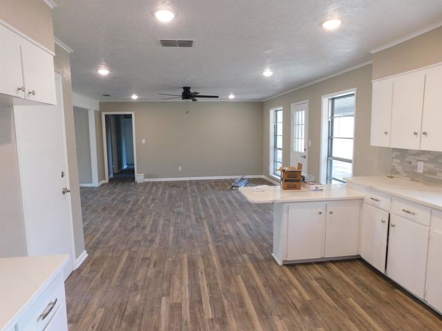 1516 FROST ST, Gilmer, TX 75644