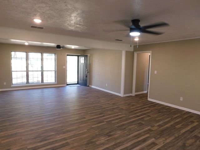 1516 FROST ST, Gilmer, TX 75644