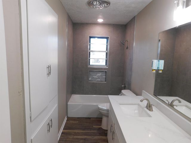 1516 FROST ST, Gilmer, TX 75644