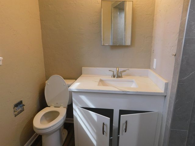 1516 FROST ST, Gilmer, TX 75644