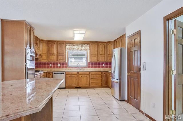 6810 Wynfield Terrace Drive, St Louis, MO 63129