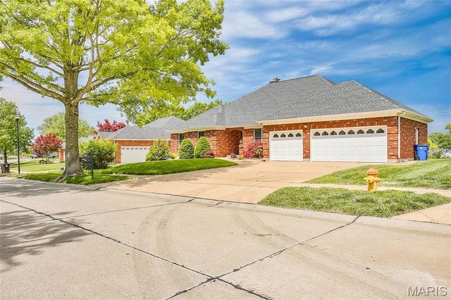 6810 Wynfield Terrace Drive, St Louis, MO 63129
