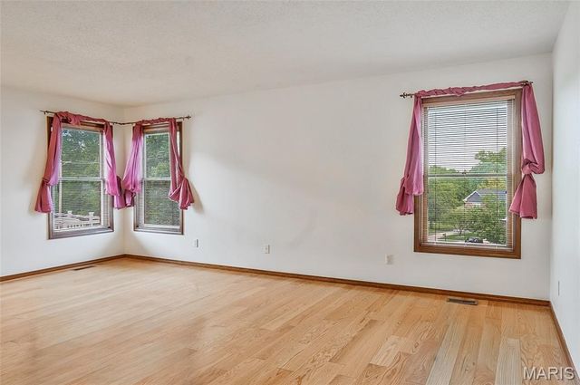 6810 Wynfield Terrace Drive, St Louis, MO 63129