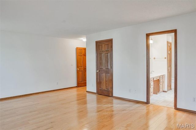 6810 Wynfield Terrace Drive, St Louis, MO 63129