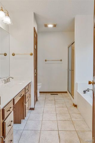 6810 Wynfield Terrace Drive, St Louis, MO 63129