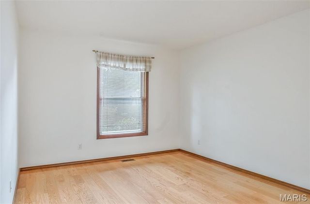 6810 Wynfield Terrace Drive, St Louis, MO 63129