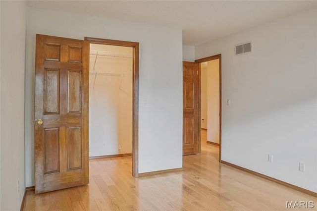6810 Wynfield Terrace Drive, St Louis, MO 63129