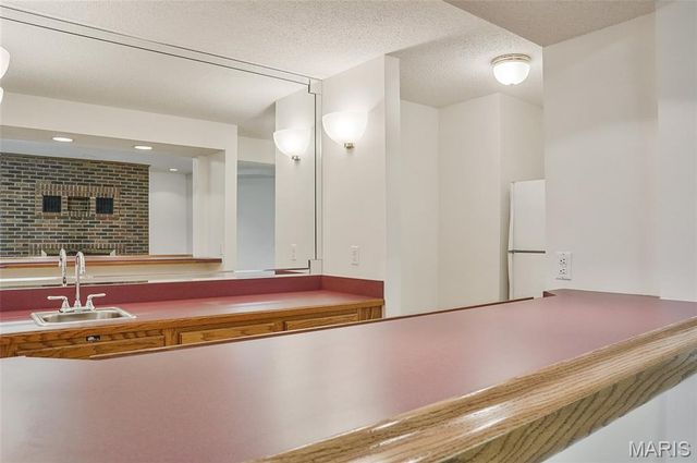6810 Wynfield Terrace Drive, St Louis, MO 63129