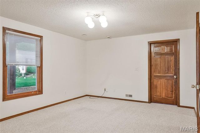 6810 Wynfield Terrace Drive, St Louis, MO 63129