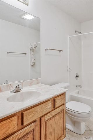 6810 Wynfield Terrace Drive, St Louis, MO 63129