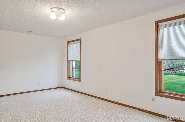 6810 Wynfield Terrace Drive, St Louis, MO 63129