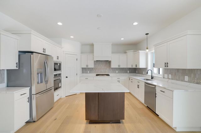 470 Sea Wing Boulevard, Prescott, WI 54021