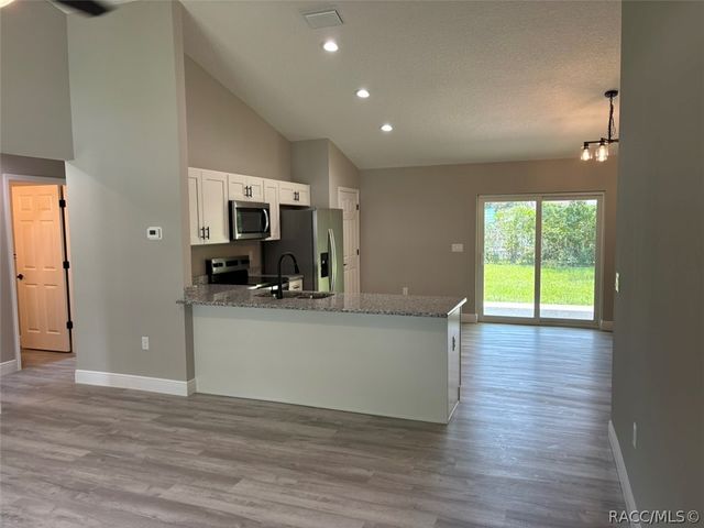 8468 N Empire Avenue, Dunnellon, FL 34433