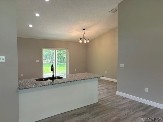 8468 N Empire Avenue, Dunnellon, FL 34433