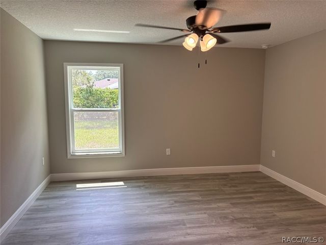 8468 N Empire Avenue, Dunnellon, FL 34433