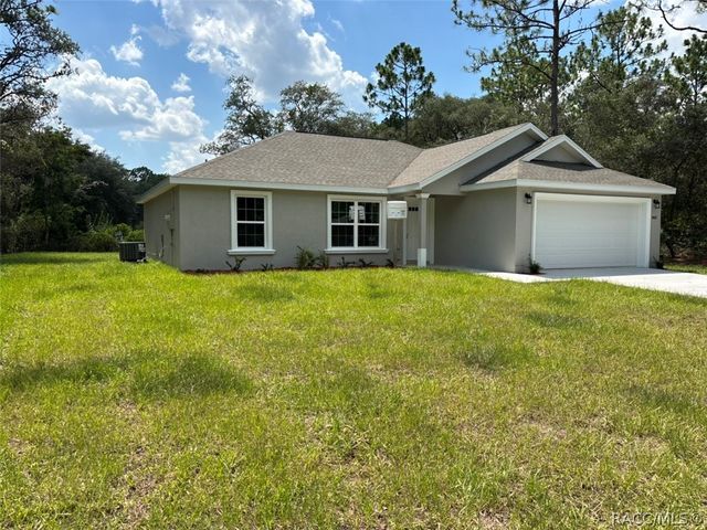 8468 N Empire Avenue, Dunnellon, FL 34433