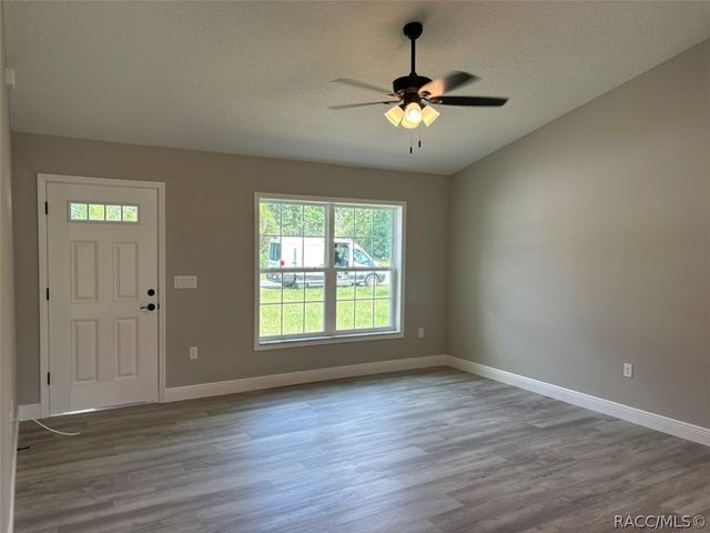 8468 N Empire Avenue, Dunnellon, FL 34433