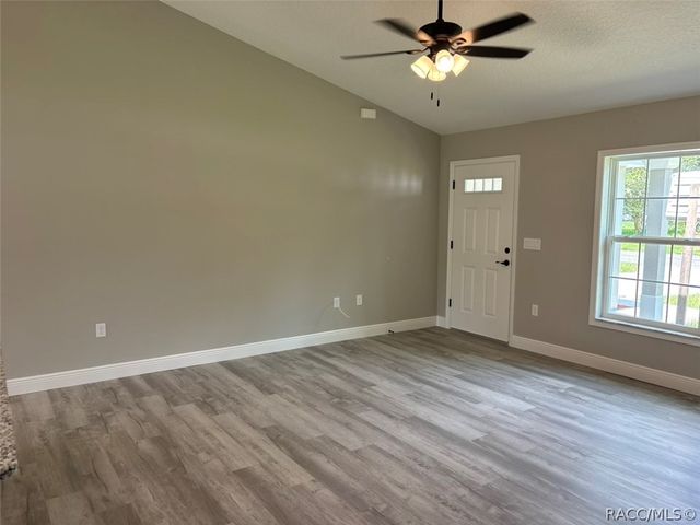 8468 N Empire Avenue, Dunnellon, FL 34433