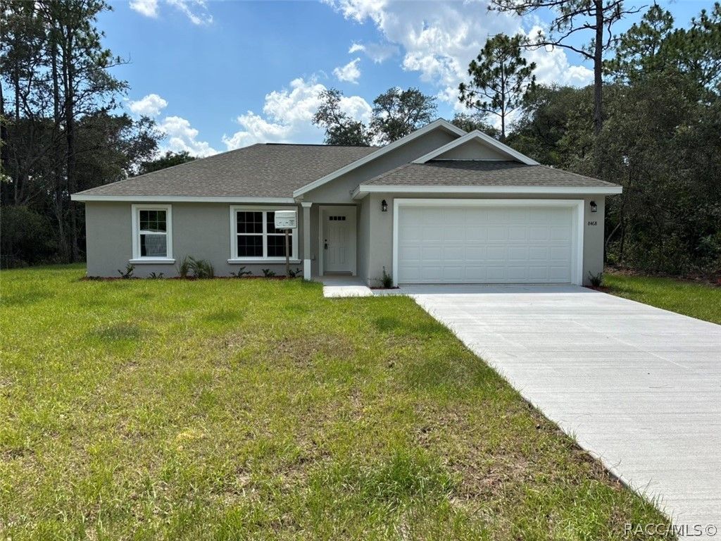 8468 N Empire Avenue, Dunnellon, FL 34433
