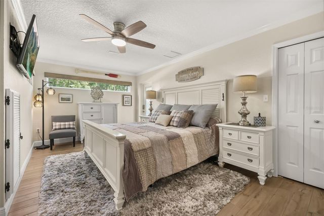 33000 LAKESHORE DRIVE, Tavares, FL 32778