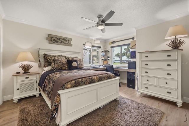 33000 LAKESHORE DRIVE, Tavares, FL 32778