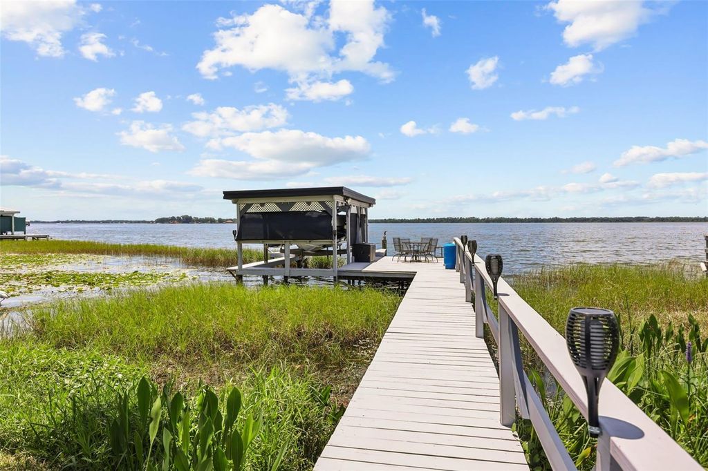 33000 LAKESHORE DRIVE, Tavares, FL 32778