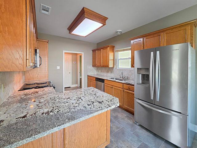 13344 David Lee Dr, Walker, LA 70785