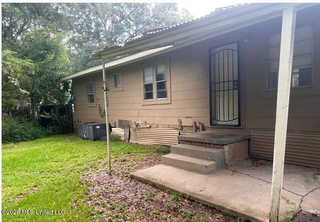 2747 Emerald Drive, Jackson, MS 39212