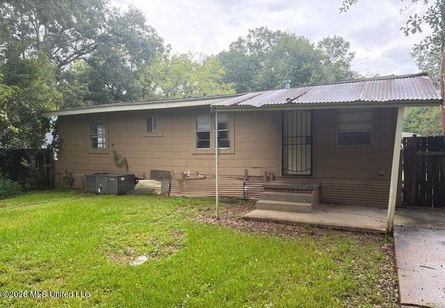 2747 Emerald Drive, Jackson, MS 39212