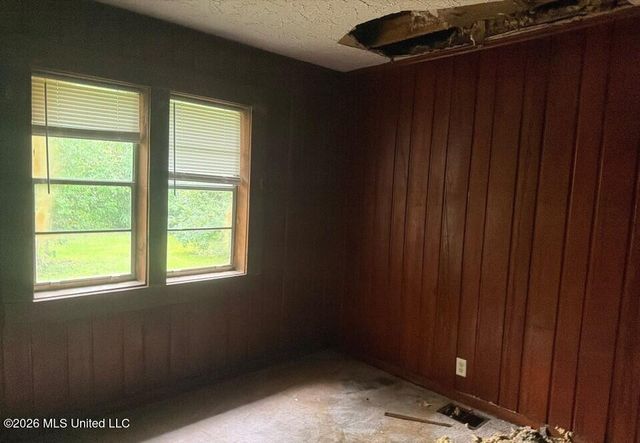 2747 Emerald Drive, Jackson, MS 39212