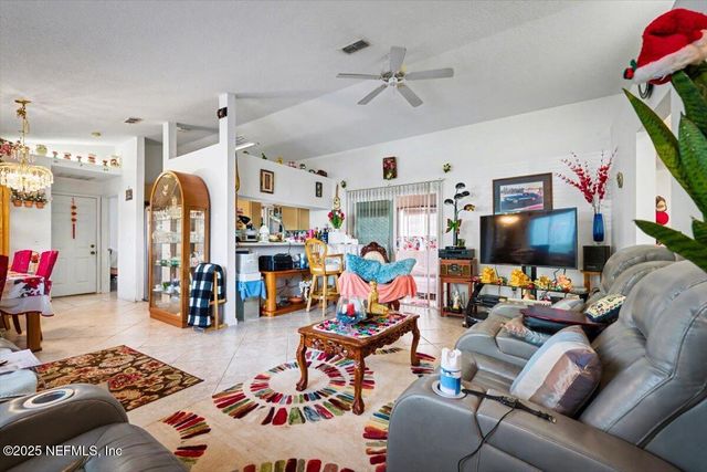 8 RYDER Place, Palm Coast, FL 32164