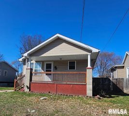 1817 N NEW YORK Avenue, Peoria, IL 61603