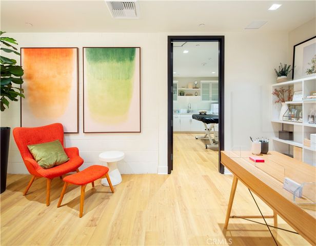 6200 Variel Avenue 343, Woodland Hills, CA 91367