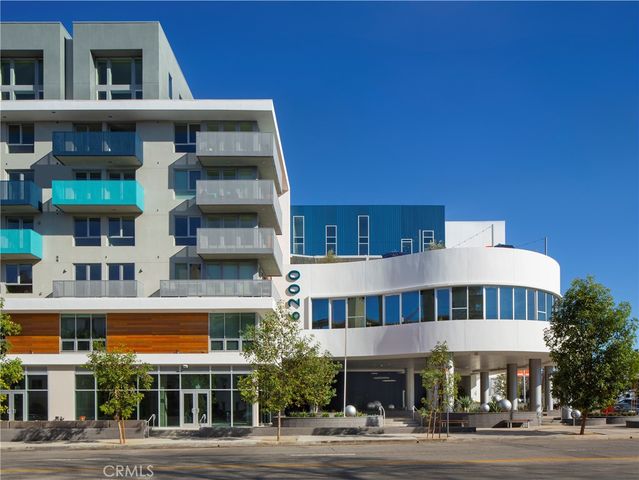 6200 Variel Avenue 343, Woodland Hills, CA 91367