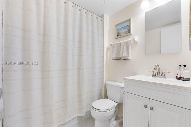 109 Royal Park Drive 2F, Oakland Park, FL 33309