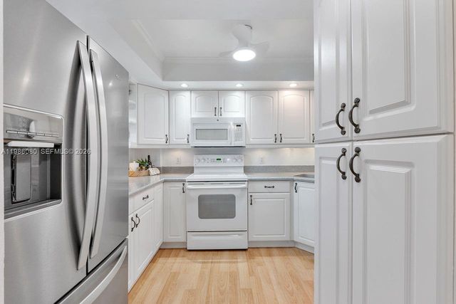 109 Royal Park Drive 2F, Oakland Park, FL 33309