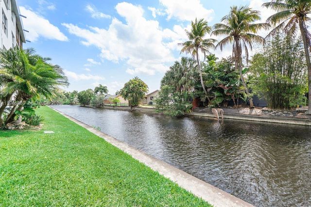 109 Royal Park Drive 2F, Oakland Park, FL 33309