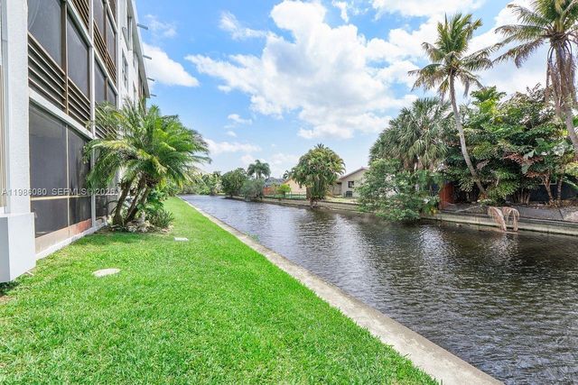 109 Royal Park Drive 2F, Oakland Park, FL 33309