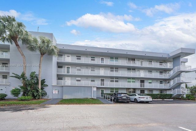 109 Royal Park Drive 2F, Oakland Park, FL 33309