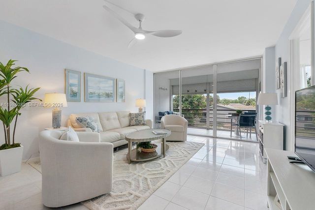 109 Royal Park Drive 2F, Oakland Park, FL 33309