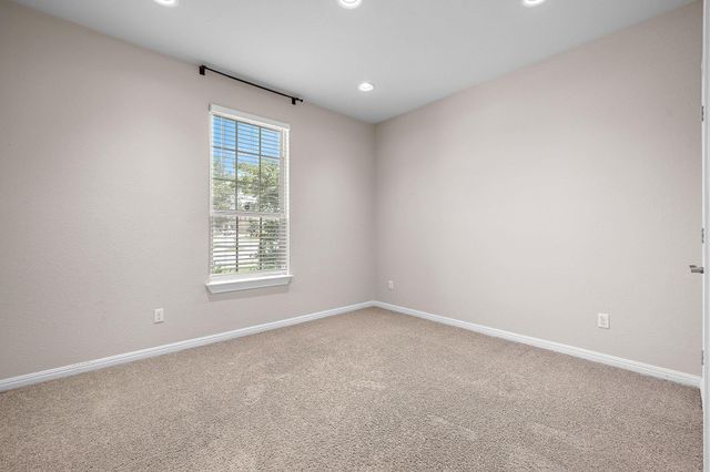 83 Prospector LN, Liberty Hill, TX 78642