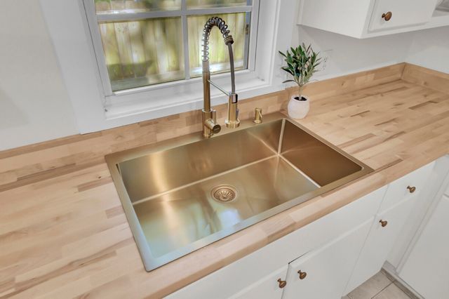 4758 Aster Drive, North Charleston, SC 29405