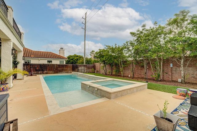 14315 Shadow Garden Lane, Houston, TX 77077