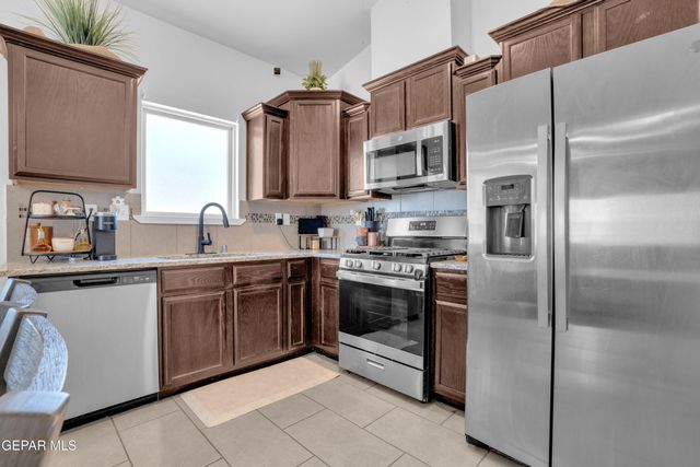 14364 Nick Drahos Lane, Horizon City, TX 79928