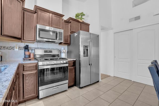 14364 Nick Drahos Lane, Horizon City, TX 79928