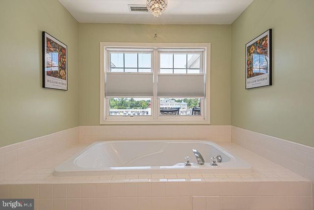 843 YACHT CLUB DR, Ocean Pines, MD 21811