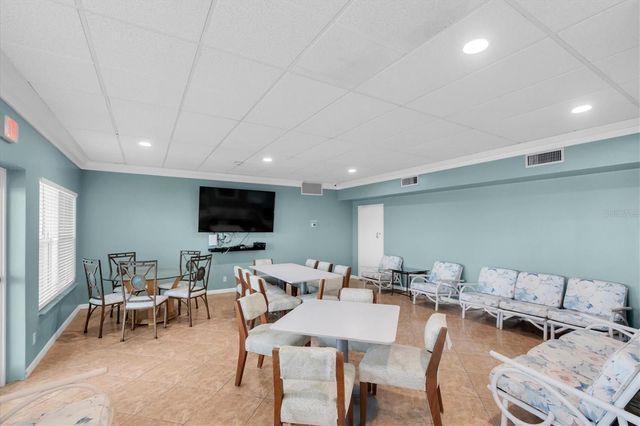 7200 SUNSHINE SKYWAY LN S 15H, St Petersburg, FL 33711