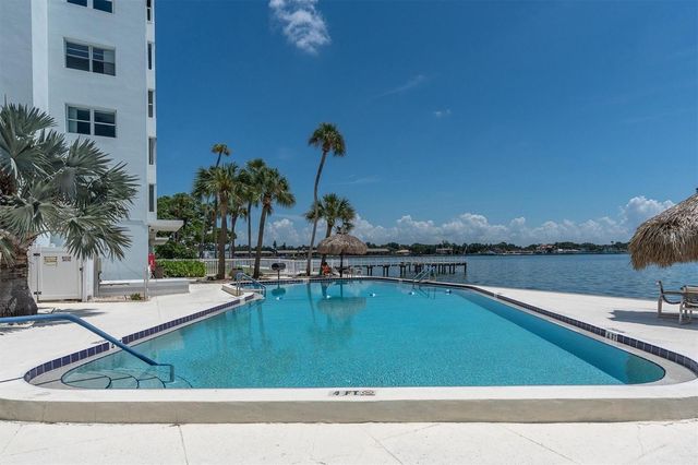 7200 SUNSHINE SKYWAY LN S 15H, St Petersburg, FL 33711