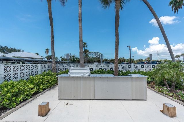 7200 SUNSHINE SKYWAY LN S 15H, St Petersburg, FL 33711