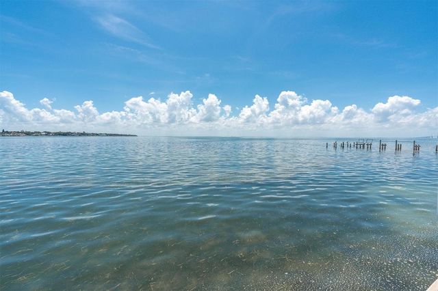 7200 SUNSHINE SKYWAY LN S 15H, St Petersburg, FL 33711
